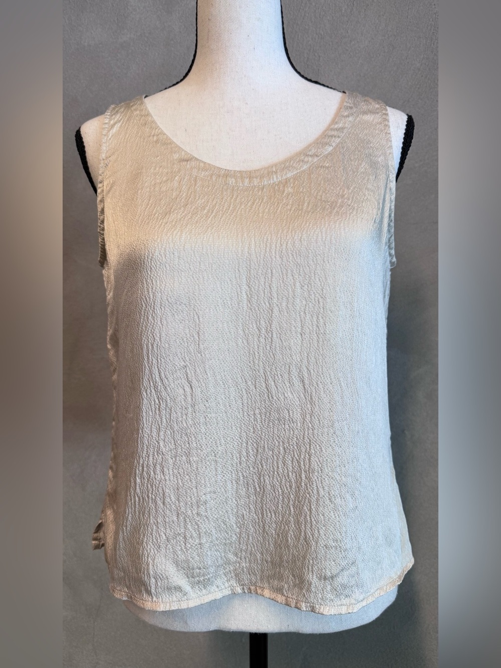 Eileen Fisher Petite Medium 100% Silk Crinkle Textured Scoop Neck Tank Neutral